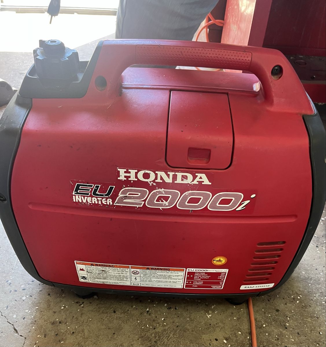 Honda EU2000i Inverter Generator - Portable, Quiet, Reliable Power