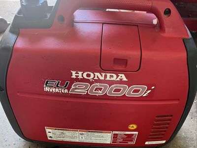 Honda EU2000i Inverter Generator - Portable, Quiet, Reliable Power