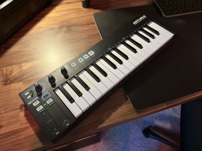 Arturia KeyStep 32-Key MIDI Controller & Sequencer (Black)