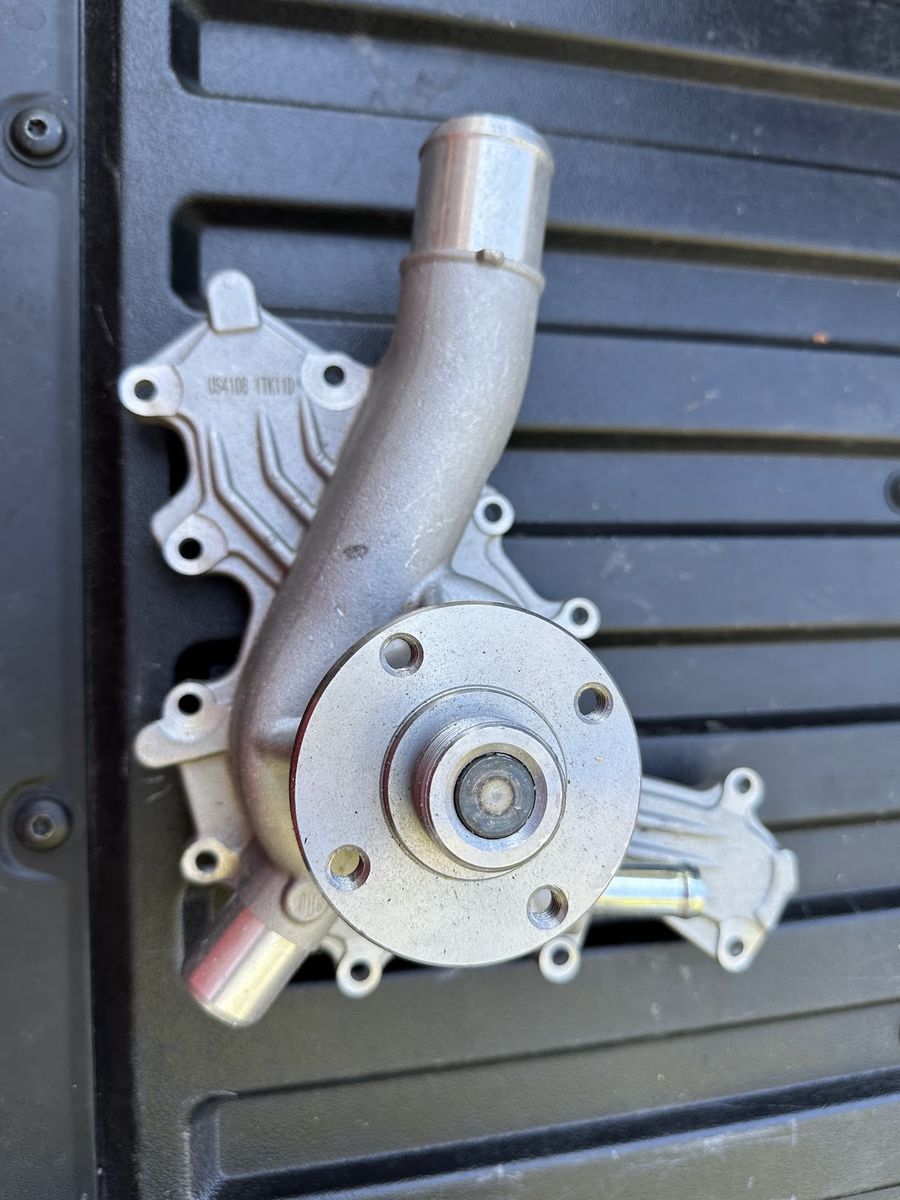 US Motor Works Water Pump US4108