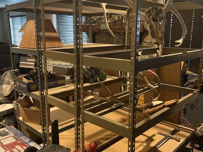 Medium duty storage shelving