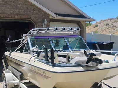 Fiberglass Rinker 15' | 2013 Mercury 60 EFI | Fish Ready