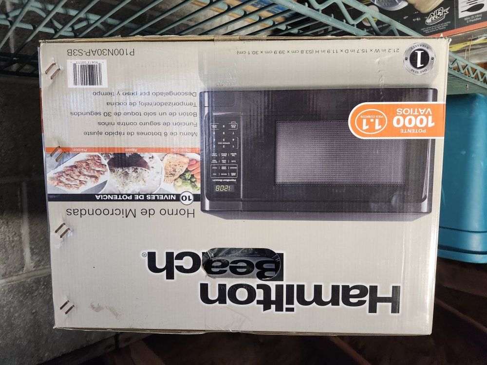 Black Hamilton Beach 1000 w 1.1 cubic feet microwa