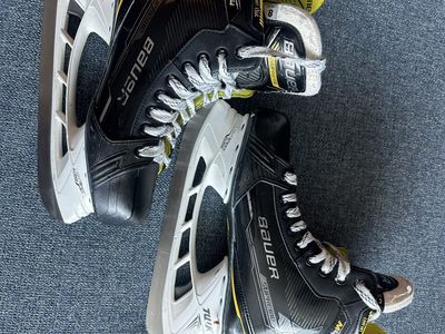 Bauer Supreme M4 Hockey Skates Size 8