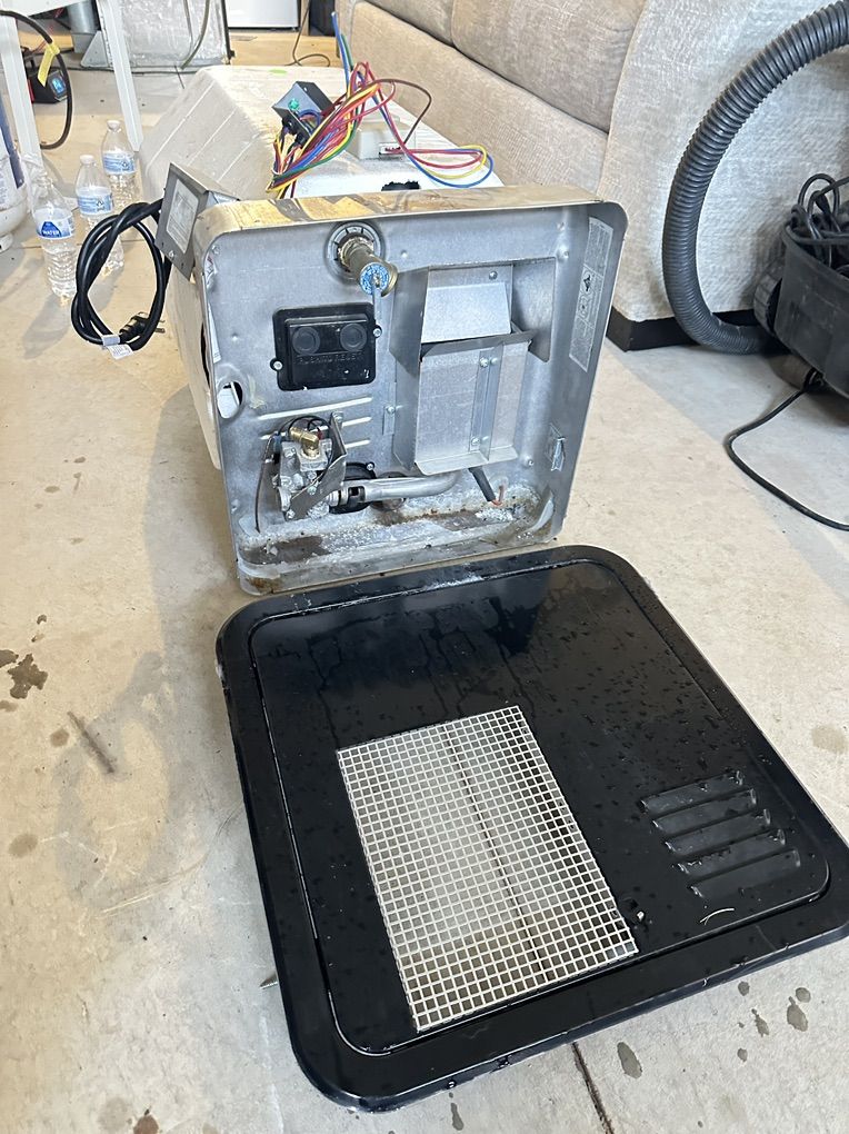 RV 16 Gallon LP / 110v Suburban Water heater Dsi