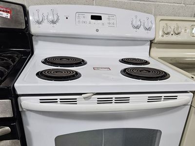 GE White Electric Range, Electric Stove with 4 Coil Burners