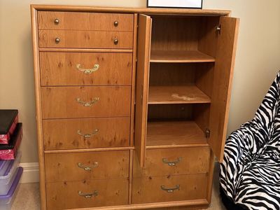 Stanley Furniture 8 drawer solid wood Gentleman Chest/Armoire $350 cash/venmo in Draper