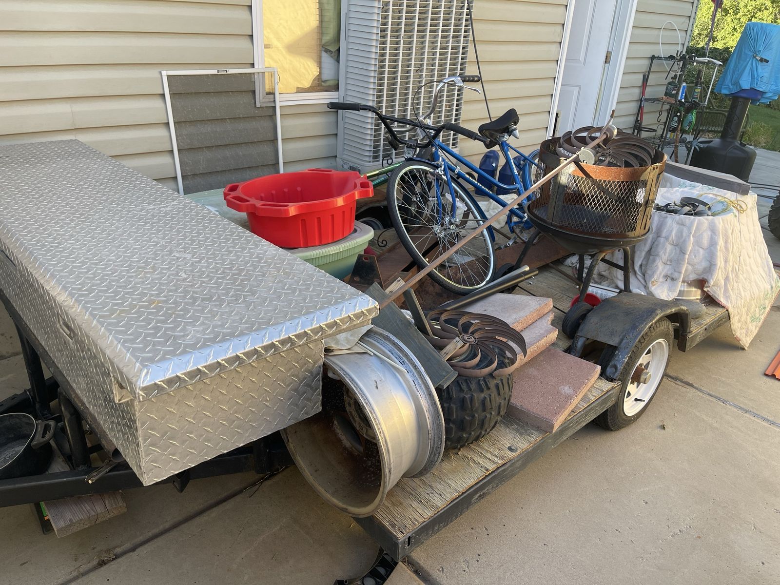 Small Trailor with tool box