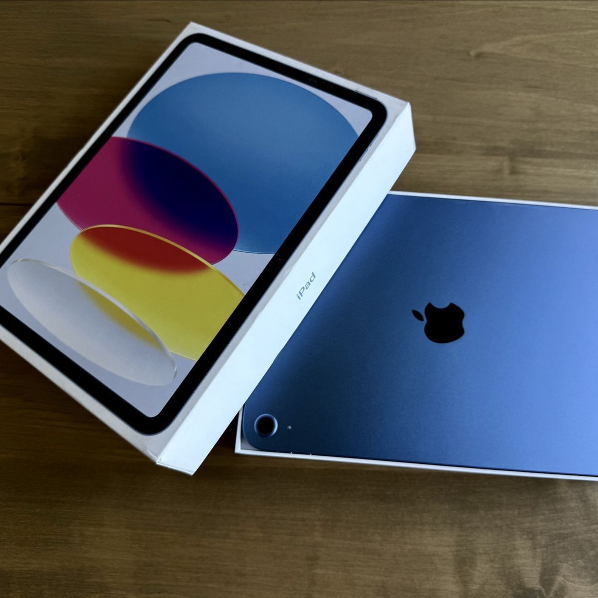 Like New iPad (A16) 128GB – Apple Case + Warranty