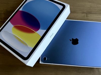 Like New iPad (A16) 128GB – Apple Case + Warranty
