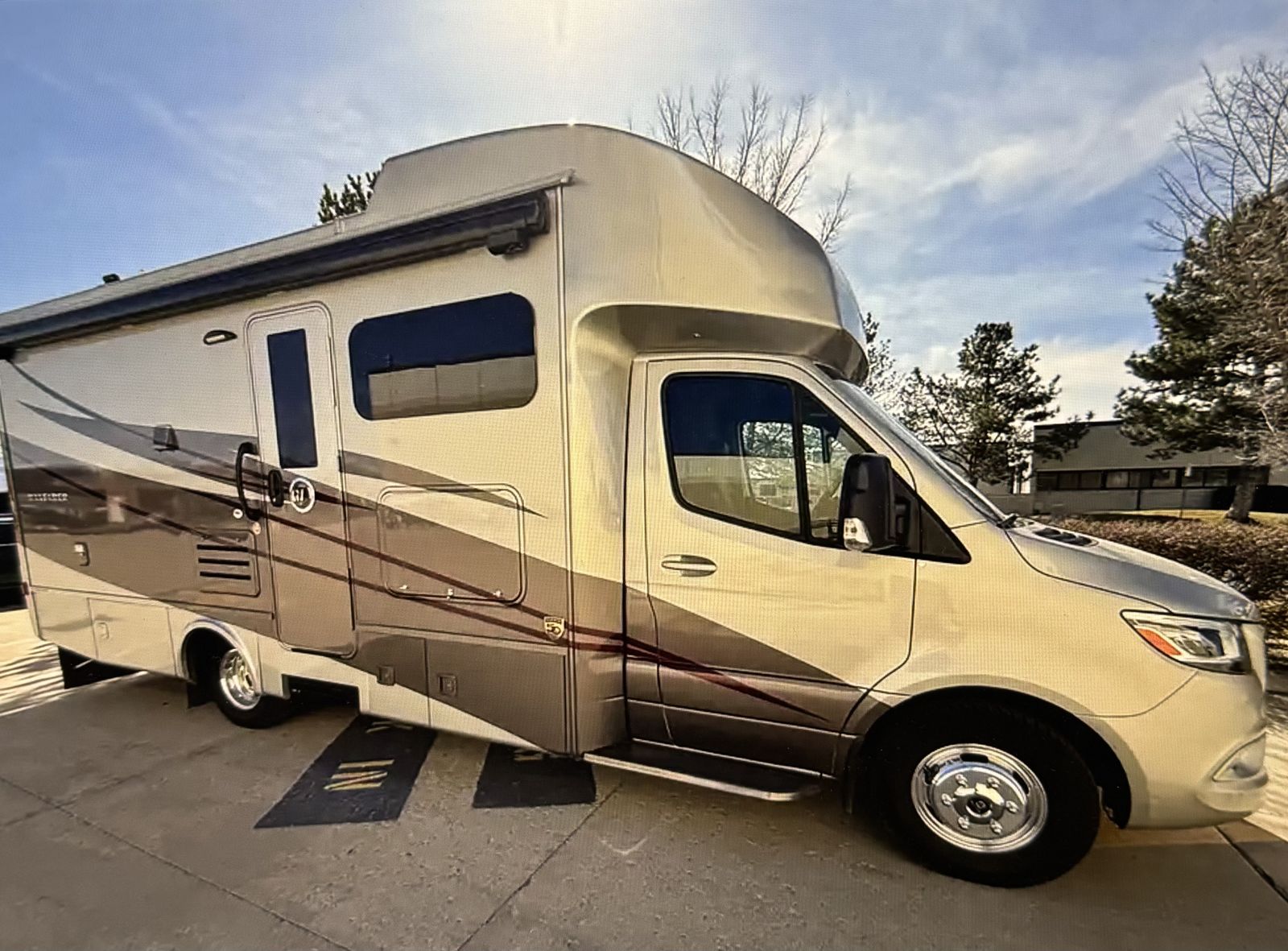Tiffin Wayfarer JW25 Custom Motorhome - Year 2023