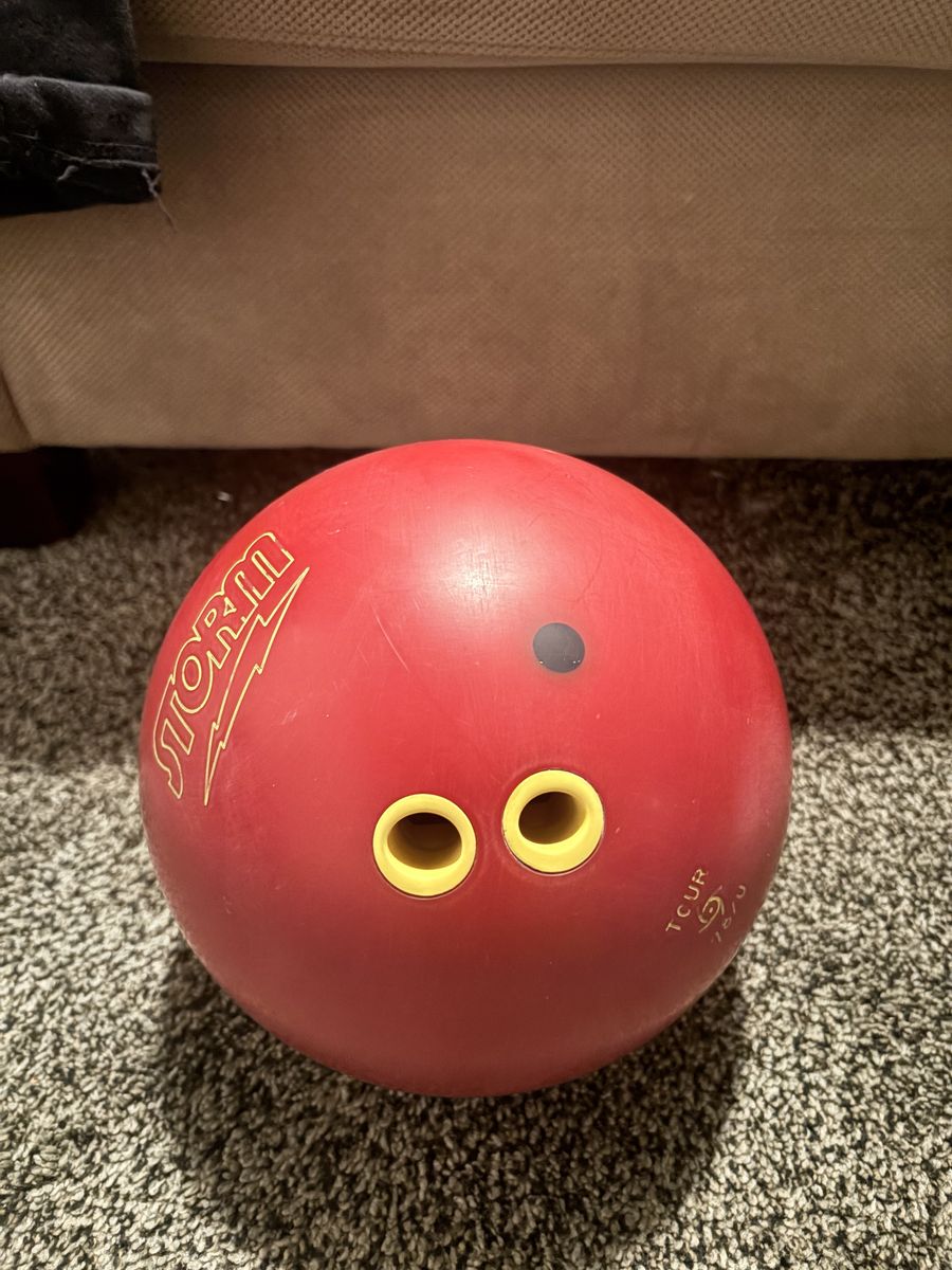Bowling Ball And Shoes (iq tour 78/U)