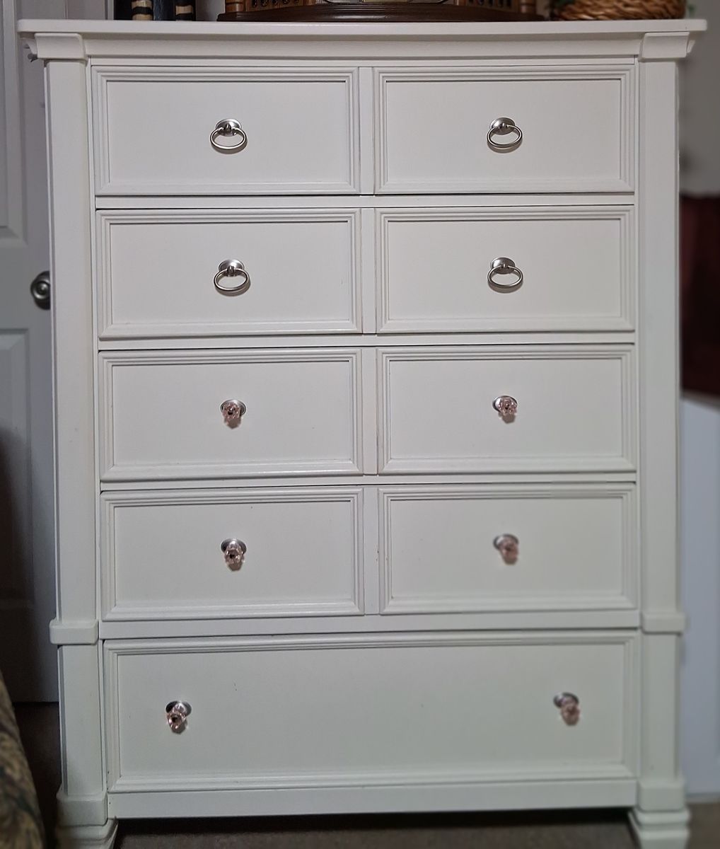 Ashley 5 drawer dresser