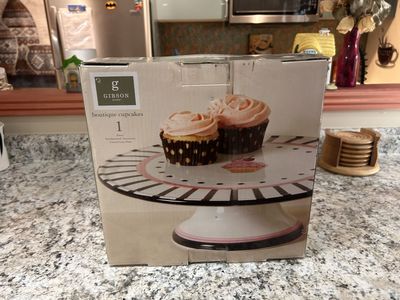 Cute Gibson Boutique Cupcake Platter