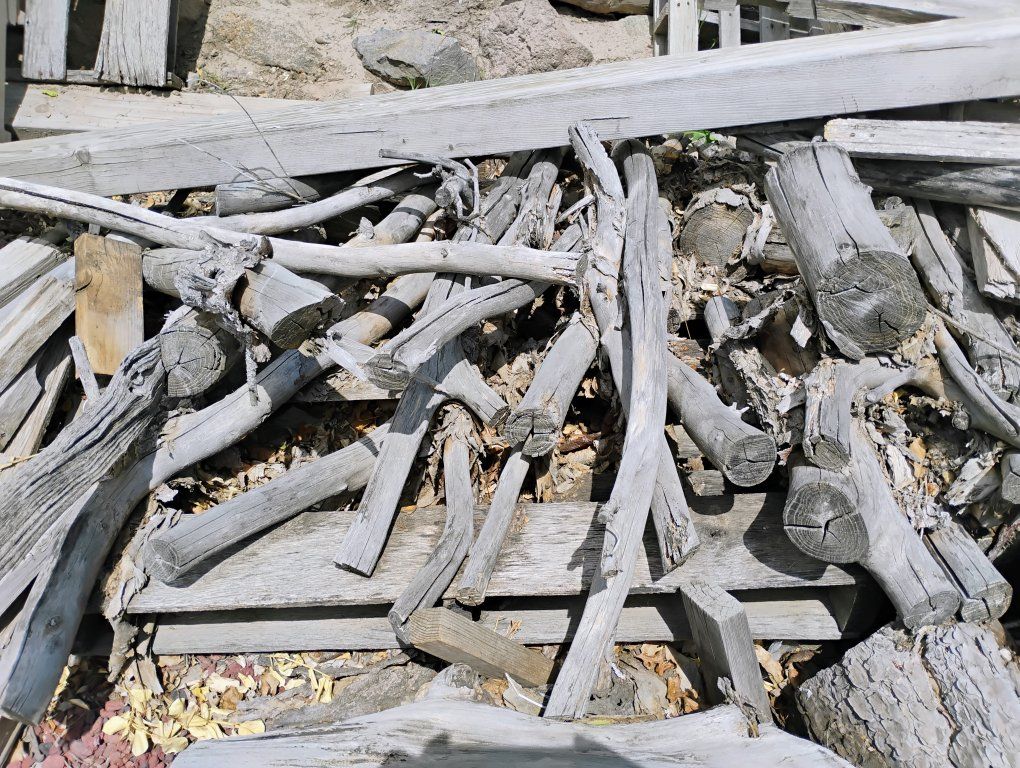 Free firewood and pallets