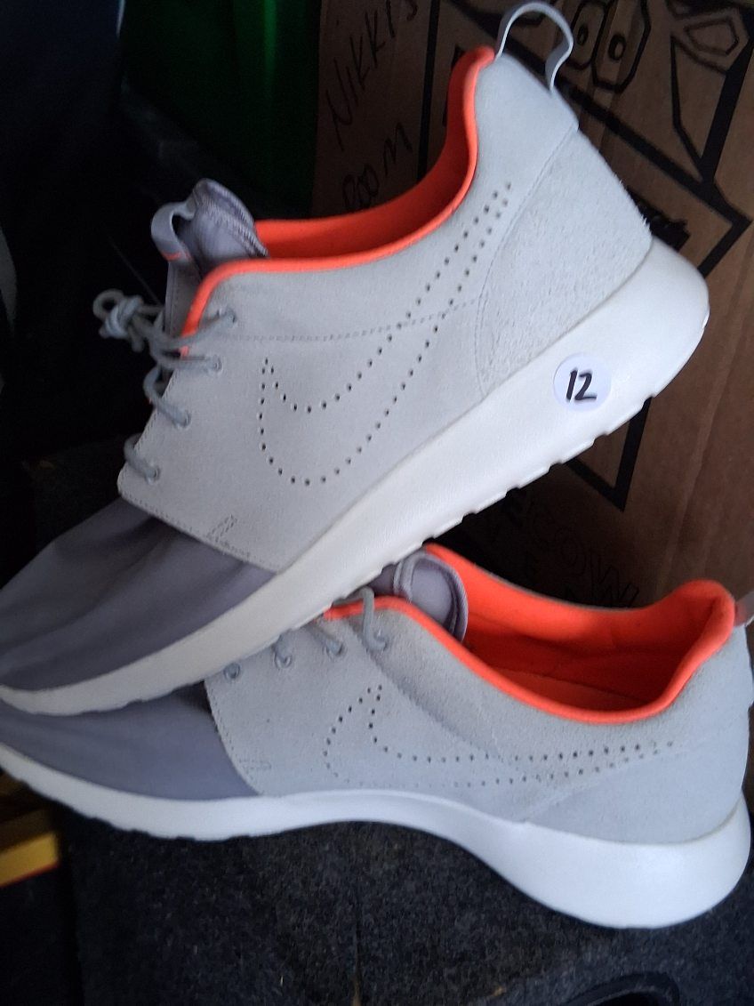 Men's Nikes Size 12