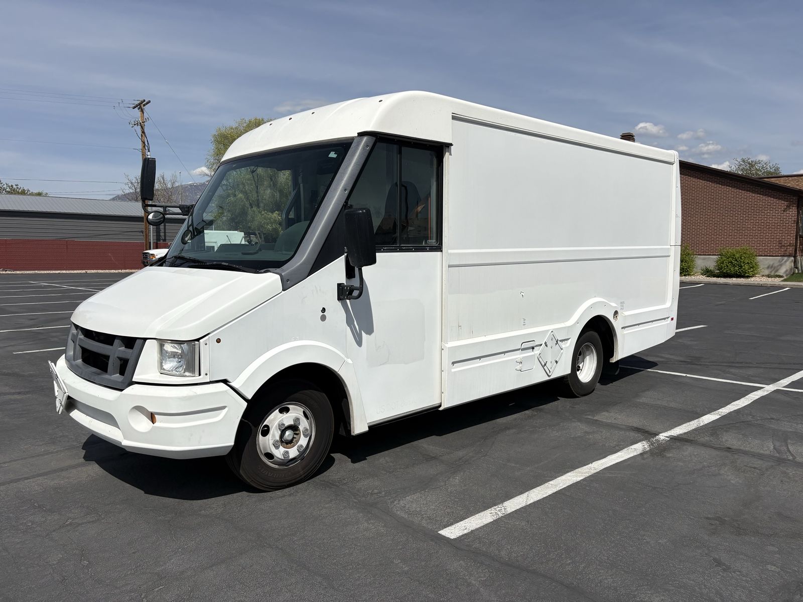2016 Isuzu NPR 