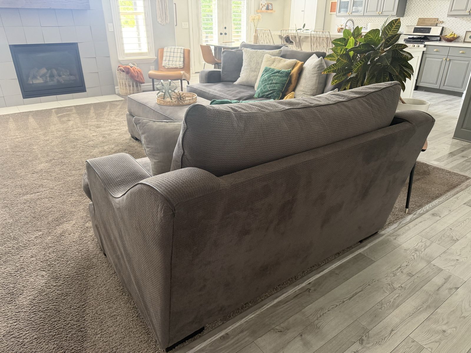 Main image 6