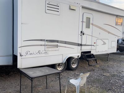Golf Stream 5th Wheel trailer