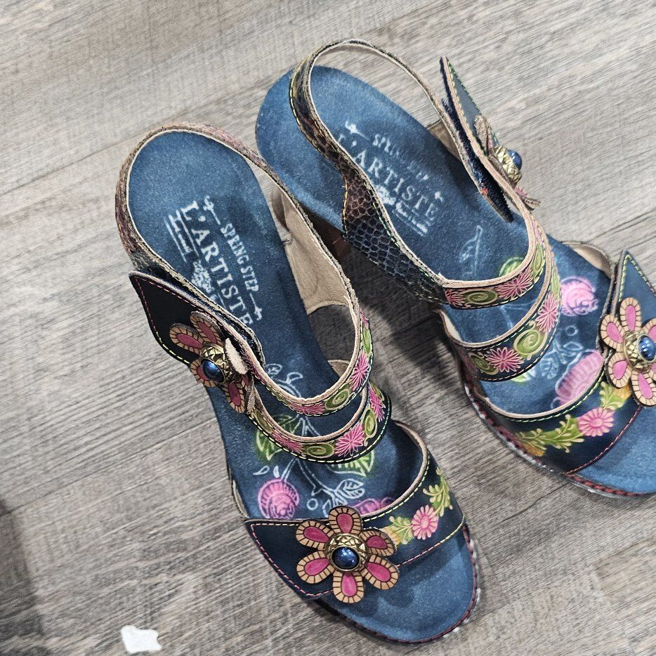 New L'ARTISTE Heels Size 40 Women