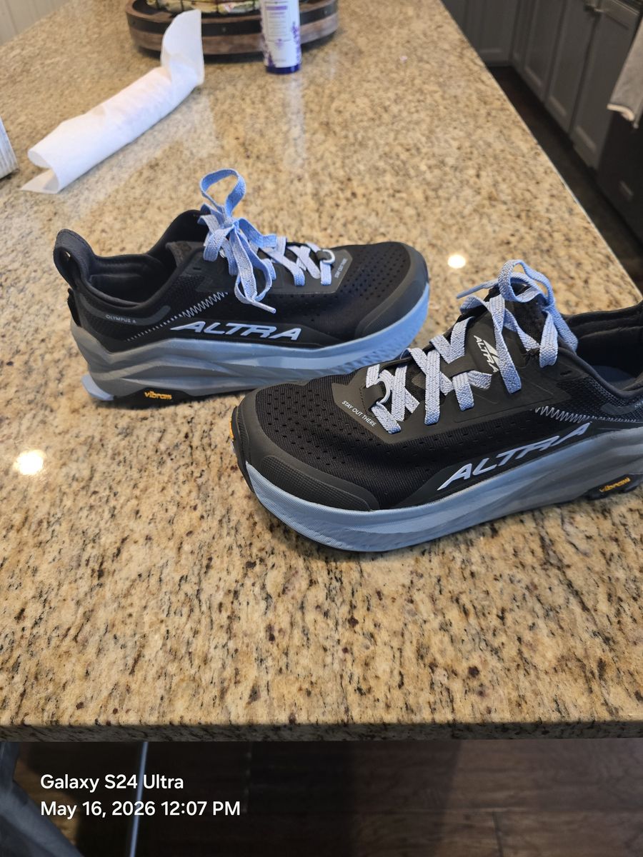 Altra Olympus 6 size 10W