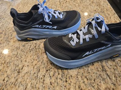 Altra Olympus 6 size 10W