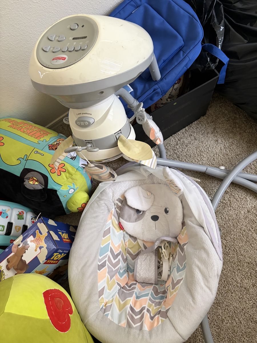 Fisher-Price Sweet Snugapuppy Dreams Cradle 'n Swing Baby Infant Swing with 2-Position Recline