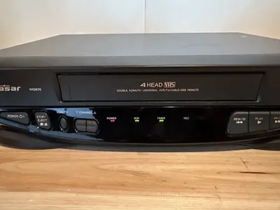 Quasar HQ VCR/ Video Cassette Player/ Recorder.