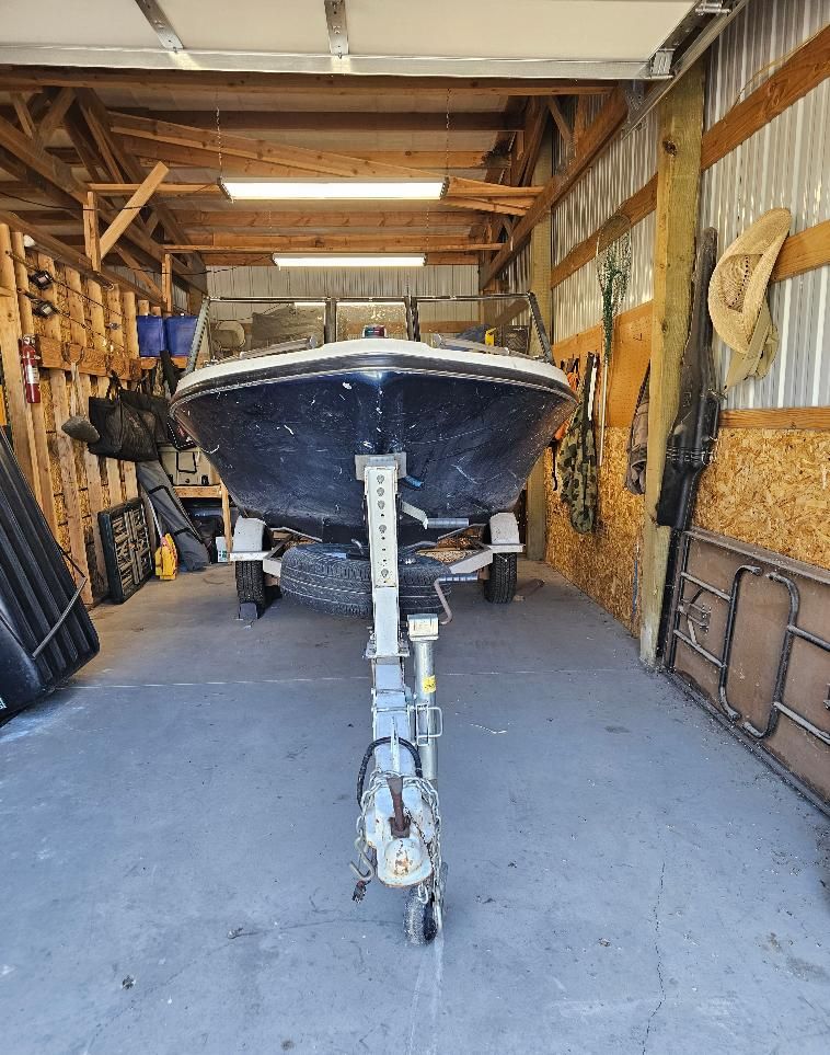 16 ft. Sea Swirl Fiberglass Fishing boat