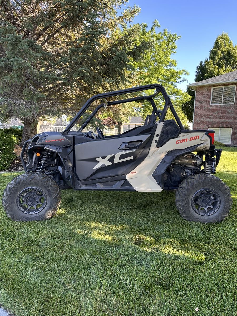 Can-Am Maverick Sport  XC UTV - Side-by-Side - Off-Road Utility Vehicle