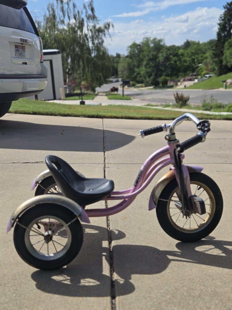 Pink Schwinn Kids Tricycle with new inner tubes - Classic Design