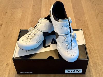 Lake CX333 white/clarino size 42