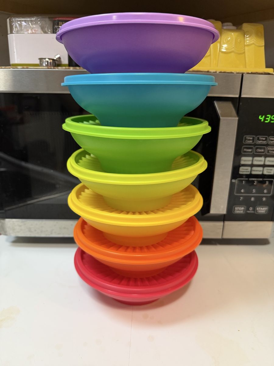 Tupperware Salad Bowls with Seals. NEW