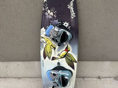 Hyperlite Eden 125 Women’s Wakeboard with Bindings