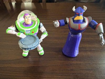 Disney Pixar 2009 Toy Story Disc Attack Buzz Lightyear Action figure & Emperor Zurg Action Figure