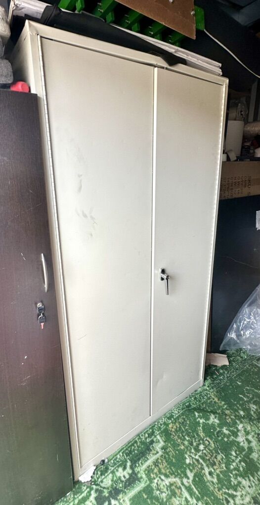 Heavy-Duty Locking Steel Storage Cabinet - Biege