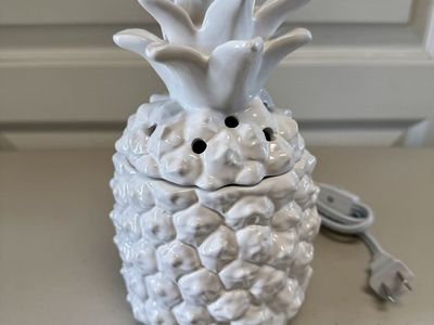 Scentsy Southern Hospitality White Pineapple Wax Warmer