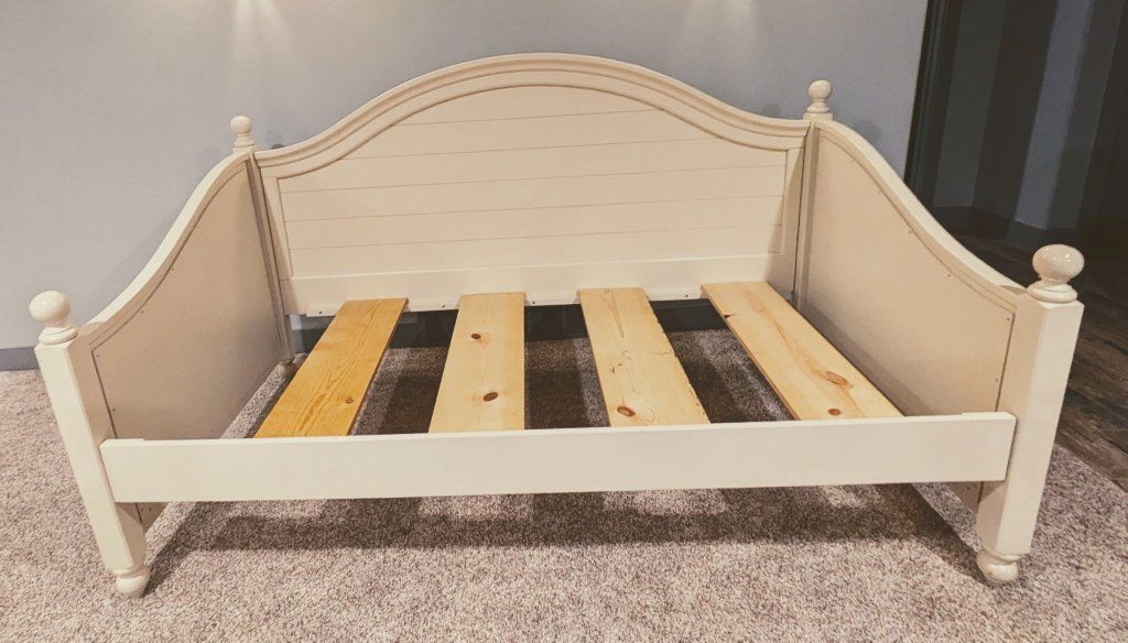White Wood Daybed Frame with Slat Support - Used