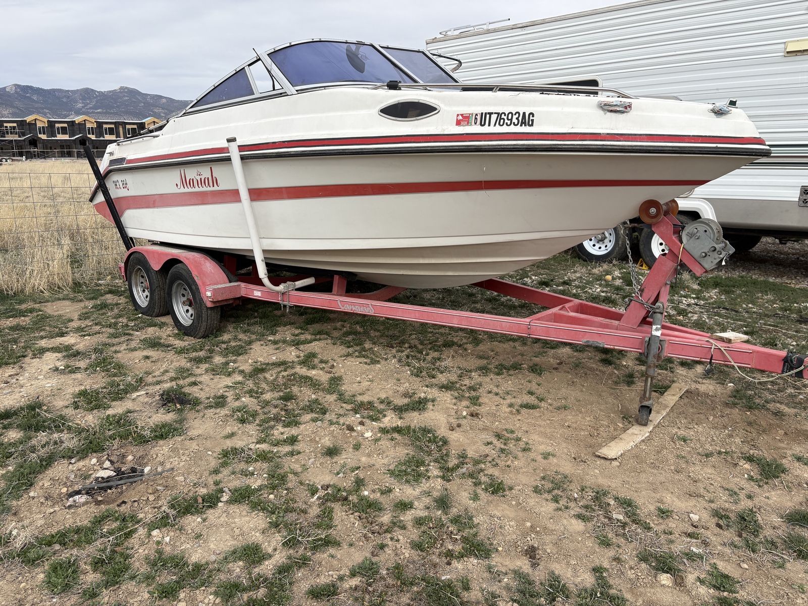 1991 Mariah MX20C Cuddy Cabin