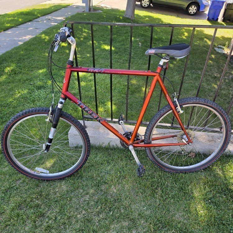 Trek 820 Mountain Track XXL  Cro-Moly Main Frame Mountain Bike - Great Condition for a Tall Rider