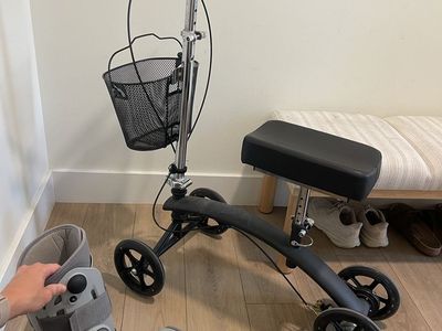 Knee scooter & boot