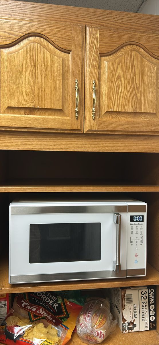 Hamilton Beach 1000W Countertop Microwave Oven - White/Stainless Steel Finish
