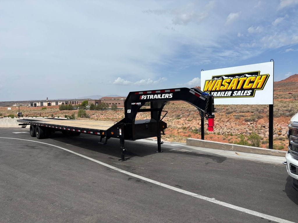 2026 PJ Trailers 40' Low Pro Gooseneck Flatbed 30K