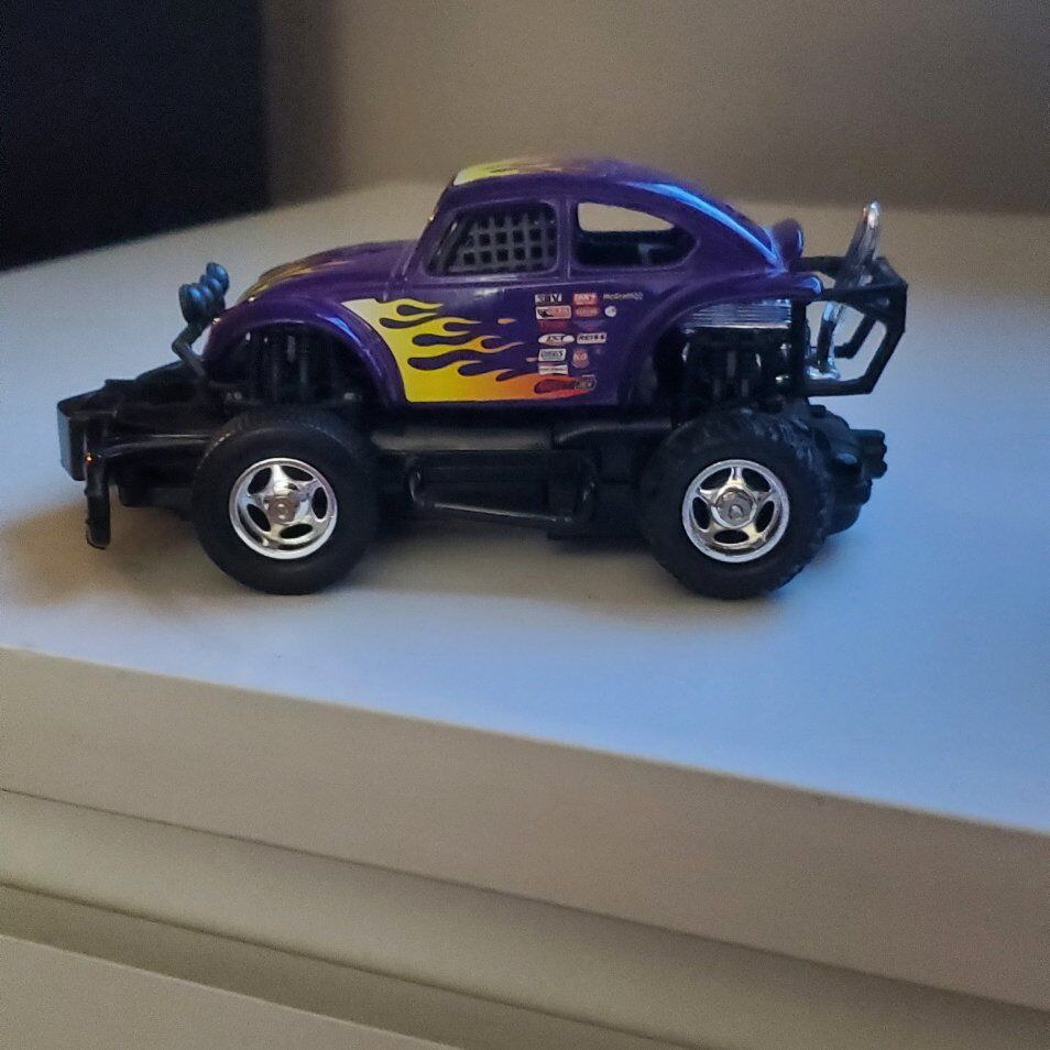 Toy car
