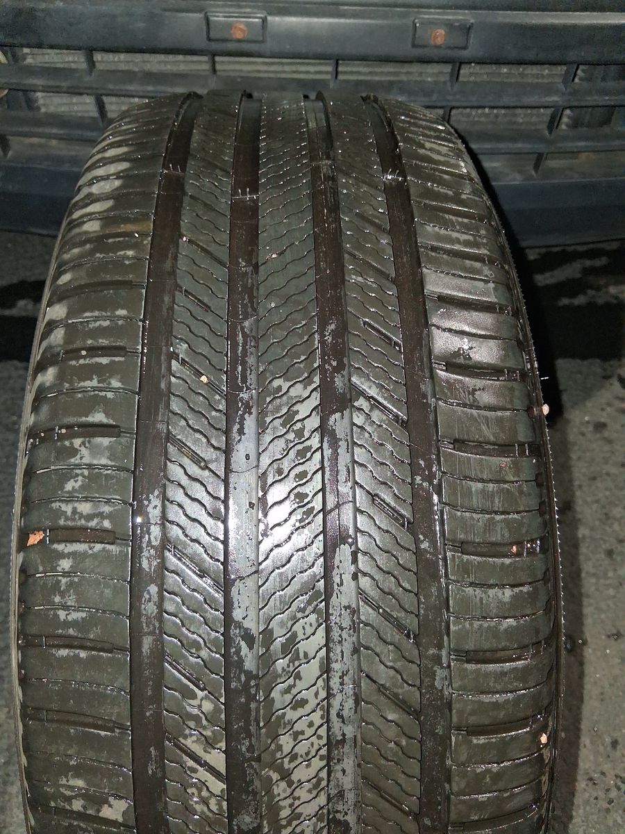 Michelin Premier 235 /60R 17.