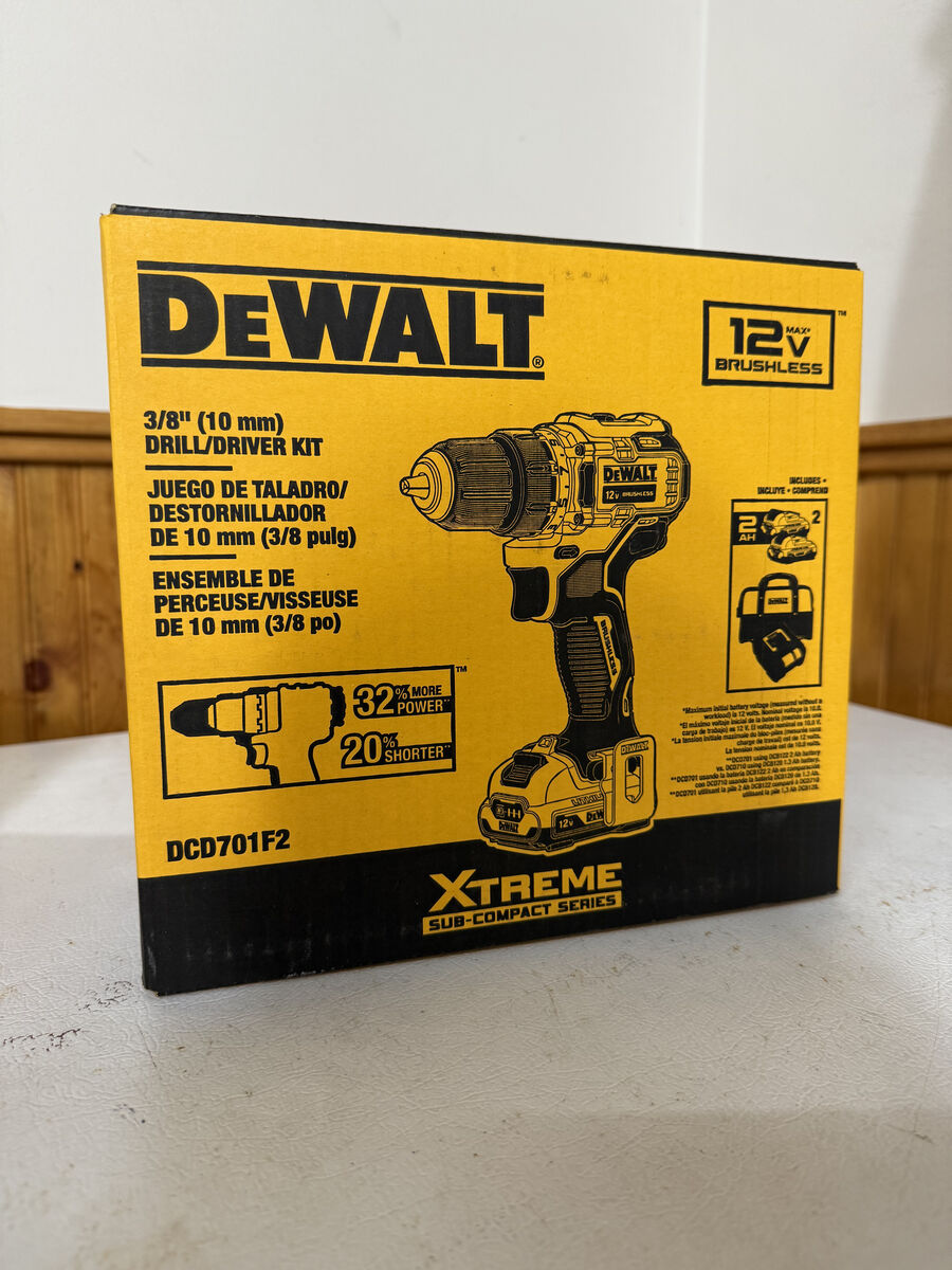 New DeWalt 3/8" Drill/Driver Kit 12v