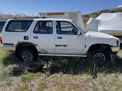 1994 TOYOTA 4RUNNER SR5