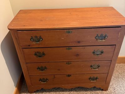 Antique Chippendale Style 4 Drawer Wooden Chest