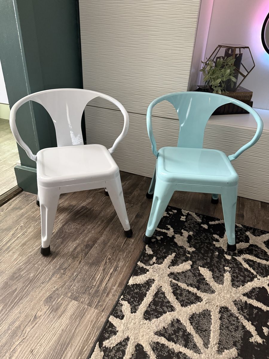 Two kids metal chairs