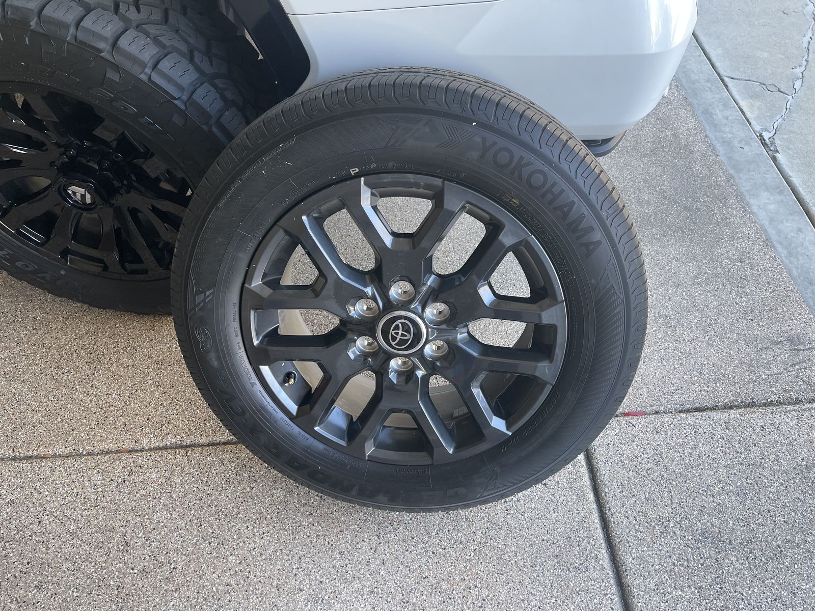 Platinum Toyota Tundra Tires/Rims
